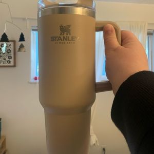 Stanley Adventure Quencher in driftwood. UEC